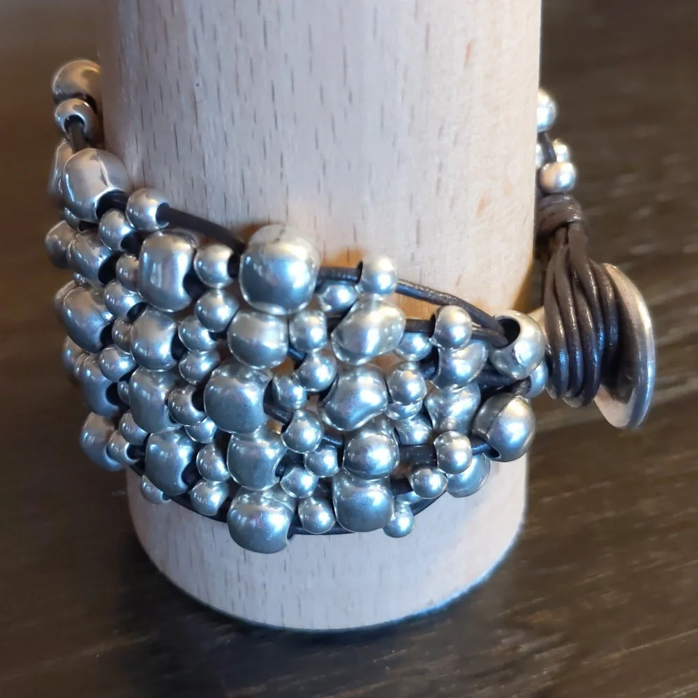 UNO. de 50 Silver Beaded & Brown Leather Bracelet - Picture 4 of 10